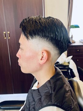グレイスフルバーバーロンドン 大宮店(Graceful Barber London) 【30代 男性】ロンドン七三スキンフェード（大宮/バーバー）