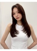 センター分けくびれヘア前髪ロングレイヤー韓国ヘアエモージュ