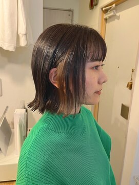 イリ(iri) 《iri 石高》ぱつっとボブ×インナーカラー