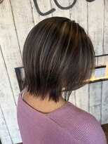 ロイズ ヘアデザイン アンド スパ(LOES)&nbsp;白髪ぼかしハイライト×切りっぱなしボブ