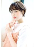 【小顔に見える丸み 大人ショートボブ】