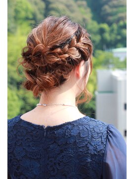 ビアージュ(Viage) 【雨にも負けない】シニヨンアレンジ