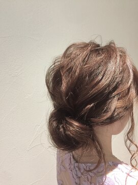 ロストシティ 横浜(LOST CITY) おくれ毛ギブソンタック