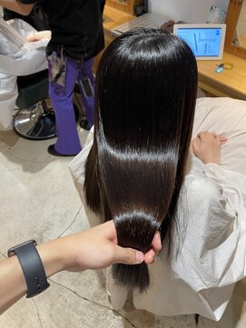 ボタン シブヤ(VOTAN SHIBUYA) 10代20代艶髪地毛風ストレート縮毛矯正　絹髪