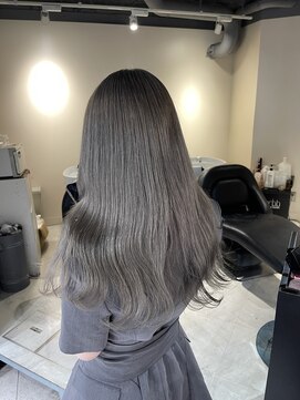 アミル(amiLe) ハイトーン/グレー/透明感/ロング/D