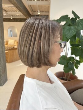 ラウレア(LAULEA) 白髪ぼかしバレイヤージュカラー