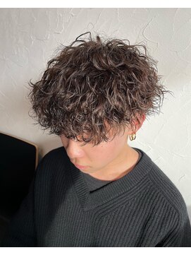 ココンプリュス アンド モナ(COCON+&MONA+) 2ブロック波巻きスパイラルパーマ