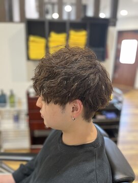 スーパーカットジョージ(SUPER CUT GEORGE) ツーブロックツイストスパイラルパーマ