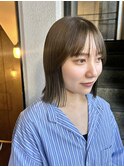 透明感オリーブベージュ暗めカラー切りっぱなしシースルーボブ