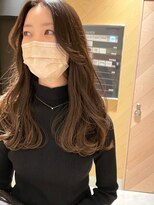 アトレ 福岡大名店(attrait)&nbsp;ツヤ感が引き立つブラウンロング×大人っぽいカット