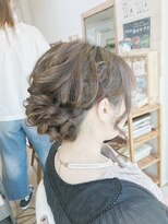 ロカット サロン(Roquat Salon)&nbsp;ウェーブアップヘアアレンジ【ヘアアレンジ　立川/立川南/袴】