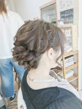 ロカット サロン(Roquat Salon) ウェーブアップヘアアレンジ【ヘアアレンジ　立川/立川南/袴】
