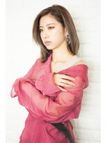 ノイン(noine)&nbsp;大人っぽくて色気のある女性は女の子から見てもステキ