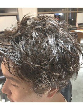 アニス(Anise) 無造作パーマスタイル