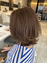 リュクスフォーヘアー(LUXE.for.hair) 大人かわいい外ハネミディ/柔らかカーキグレージュ