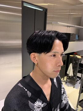 フランクスバーバーザスタンド(Frank’s barber the stand) メンズツーブロックセンターパートニュアンスパーマF