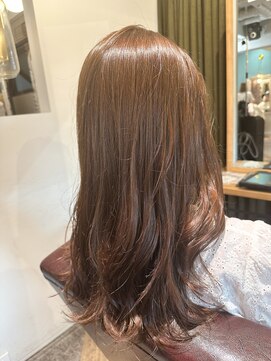 ムーン(moon) #グレージュカラー #シルキーベージュ #斜めバング