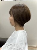 骨格補正日シルエット大人ショートカット