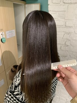 リーホリエ(Lee Horie) 自分の髪が好きになれる髪質改善