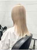 レイヤーカット/ハイトーンカラー/ベージュ/ぱっつん前髪