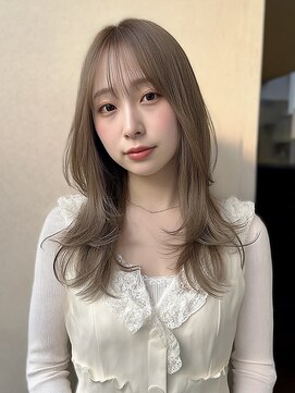 ジルバイジゼル(JILL by GiseL) レイヤーカット 顔周り ミルクティーベージュ 艶髪 10代20代