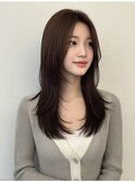 セミロング レイヤーカット 顔周り センターパート 透明感カラー