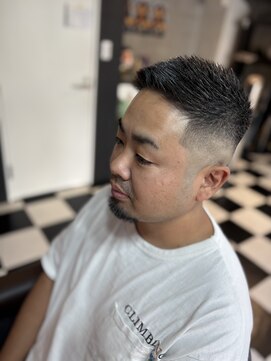 バッドバーバー 沖縄那覇(BADBARBER NAHA) フェザーアップ/バーバースタイル.