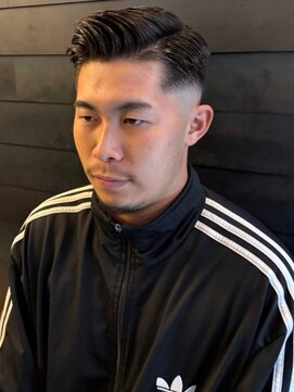 ディスイズバーバーセカンド(THIS IS BARBER 2nd) サイドパート 黒髪 フェードカット バーバースタイル