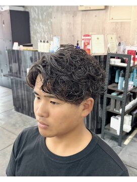 コワファースト長崎シャンプーボーイ 2nd(COIFF1RST 長崎 SHAMPOO BOY) メンズカットシャドウパーマ