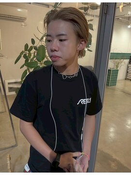 ハイトーンカラーブリーチカラーセンターパートメンズカット