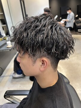 フリーク バーバーショップ 都島店(FREAK BARBER SHOP) ツイストスパイラルパーマ無造作マッシュ