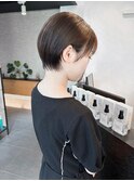 タイトシルエット美人ショート