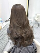 リル(lilu)&nbsp;オリーブグレージュ×レイヤーカット