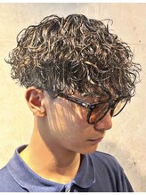 印象を決める【ビジネスヘア】はLiberteにお任せ！清潔感×知的さを演出する大人のヘアスタイル