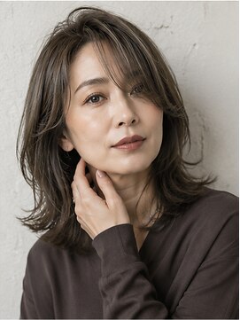アースオーセンティック 小平店(EARTH Authentic) 白髪ぼかしハイライト×大人くびれミディ