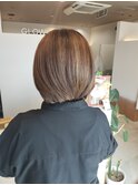 お手入れ簡単なボブスタイル×白髪ぼかしハイライト