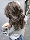 外国人風バレイヤージュ、ハイライトカラーアッシュグレージュ