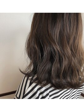 ロミータ by P.C.H(Lomita) ミディアムスタイル