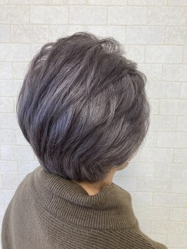 アトリエ 2.23 ドゥドゥトロワーサンテ(ATELIER 2.23 sante) ミセス向けグレージュ