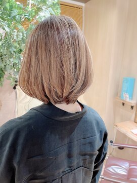 ミッシェル アフロート(michelle afloat) 10代20代30代40代50代60代ボブも柔らかフォルムのCカーブカット