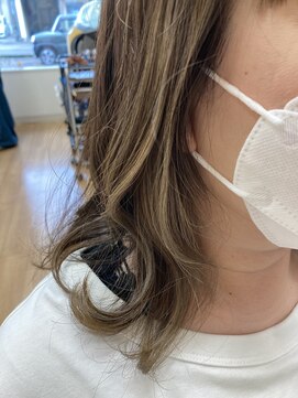 アメイジングヘアー 中沢店(AMAZING HAIR) 【AMAZING HAIR 中沢店/鳥越】イヤリングカラー/ベージュ/抜け感