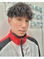 ロミーオム 本厚木(ROMMY. Homme)&nbsp;刈り上げツイストスパイラルパーマ無造作ビジネスメンズヘア