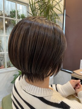 ヴィアンカ(Vianca) 大人キレイめな丸みショートボブ