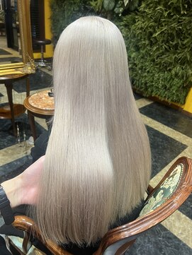 クラウド(Cloud) ホワイト/ホワイトベージュ/ハイトーン/岡崎美容院