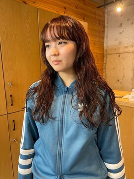 カフネ ジュントス ヨロ(Cafune' juntos YOLO) ロング/パーマ/ピンクカラー/前髪