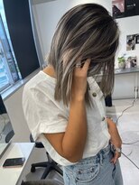 キング 高槻(K!ng) ハイライトカラーミルクティーベージュレイヤーカット