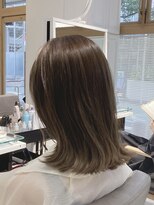 ネオリーブウリ 二子玉川店(Neolive uri)&nbsp;大人ガーリーダークアッシュ似合わせカットミディアムレイヤー