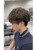 『ハイライト×波巻きパーマ』