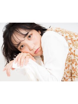 白基調のアトリエプライベートサロン。40代から気軽に通える“かかりつけサロン”【小倉台/駐車場完備】