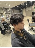 センターパート×スパイラルパーマ